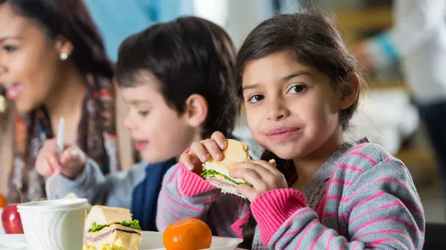Girl eating lunch