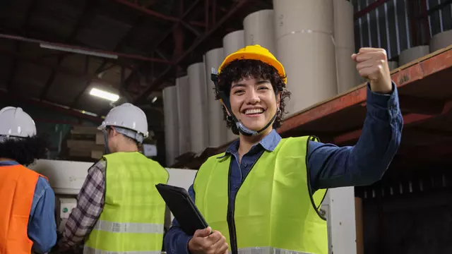 Babaeng Job Trainee​​ 